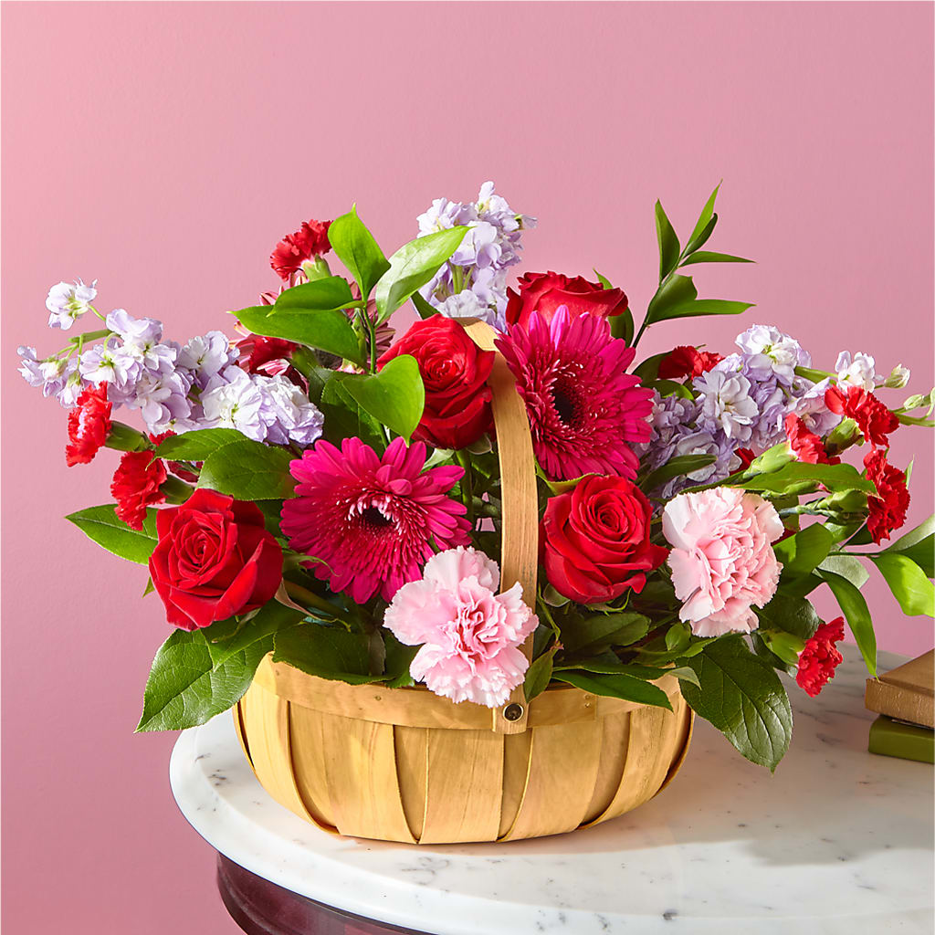 Pink Picnic Basket – MARGARITA'S FLOWERS LLC, Pembroke Pines FL