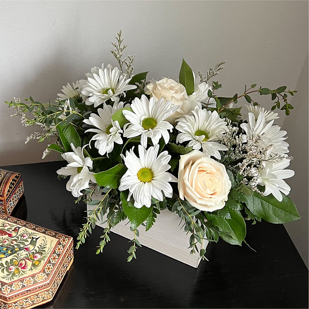 Fresh Linen Box Bouquet – MARGARITA'S FLOWERS LLC, Pembroke Pines FL