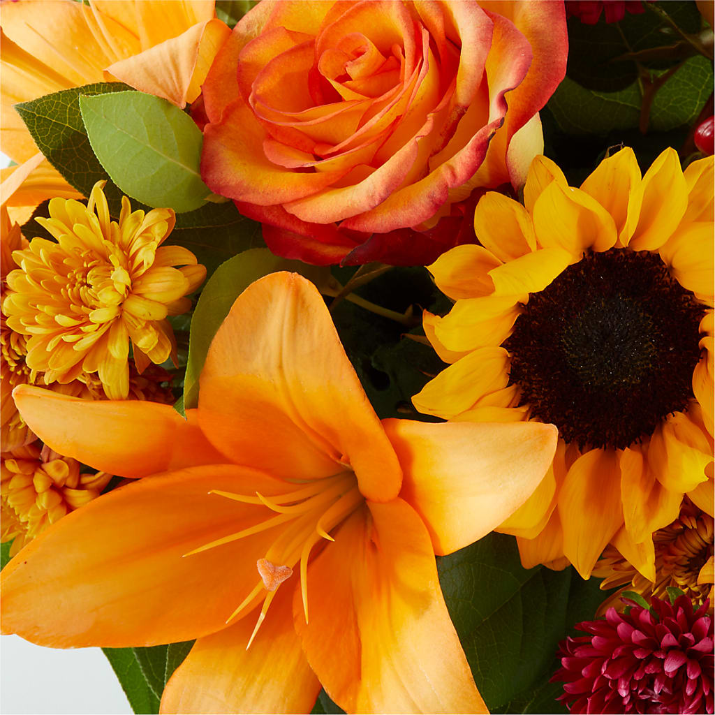 Grateful Centerpiece – MARGARITA'S FLOWERS LLC, Pembroke Pines FL