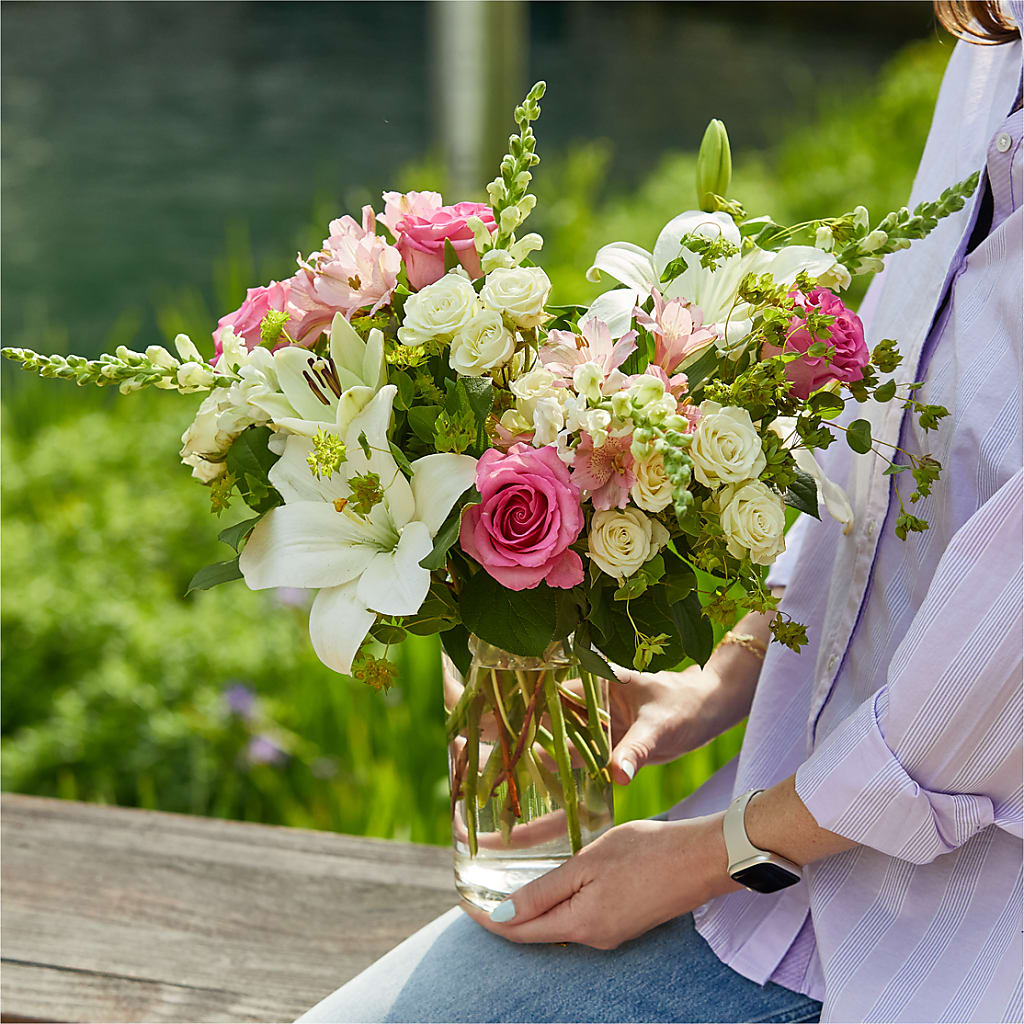 Fondly Bouquet – MARGARITA'S FLOWERS LLC, Pembroke Pines FL